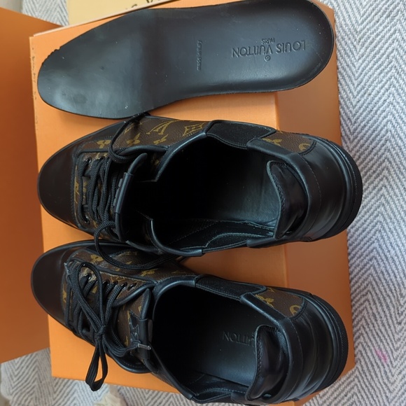 LOUIS VUITTON MONOGRAM SLALOM SNEAKERS - Picture 15 of 16